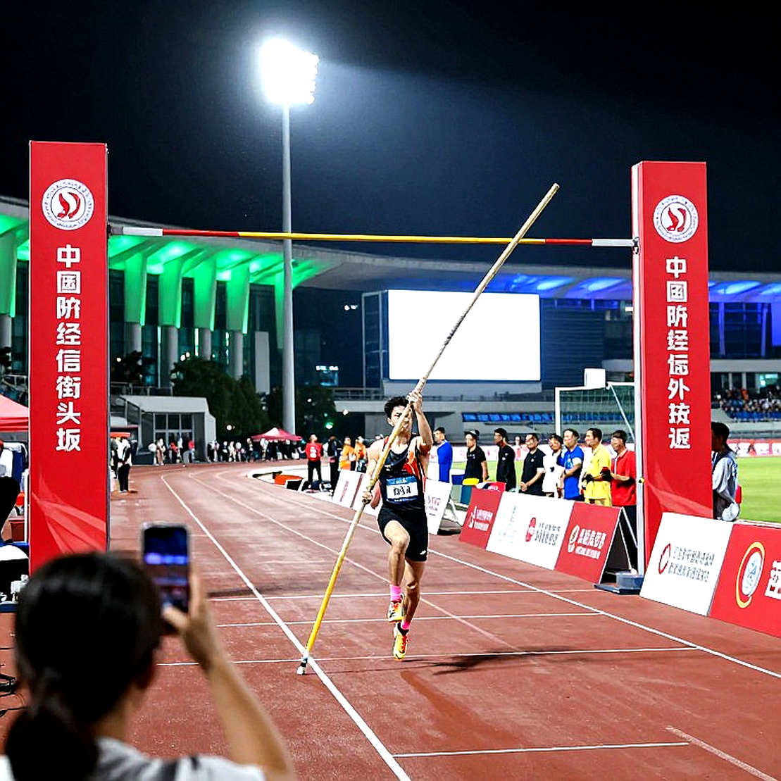 Kipchoge phá kỷ lục đường chạy Melbourne Marathon ở tuổi 41: Chiến thắng của một huyền thoại hay dấu hiệu của sự chuyển giao thế hệ?
