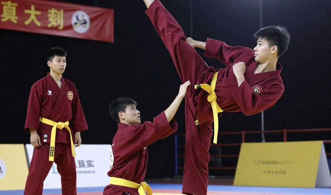 Trần Thị Cẩm Tú Và Tấm Bạc Karate 0-6: Con Số Nào Đang Nói Dối Về Cô Gái 17 Tuổi?