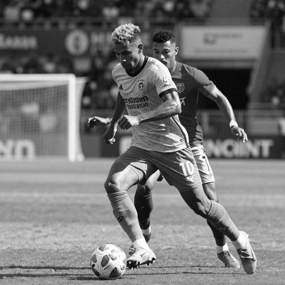 Mbappé tổn thương gân đầu gối trái: Điều gì đã được xác nhận, điều gì mới chỉ nằm trên tiêu đề