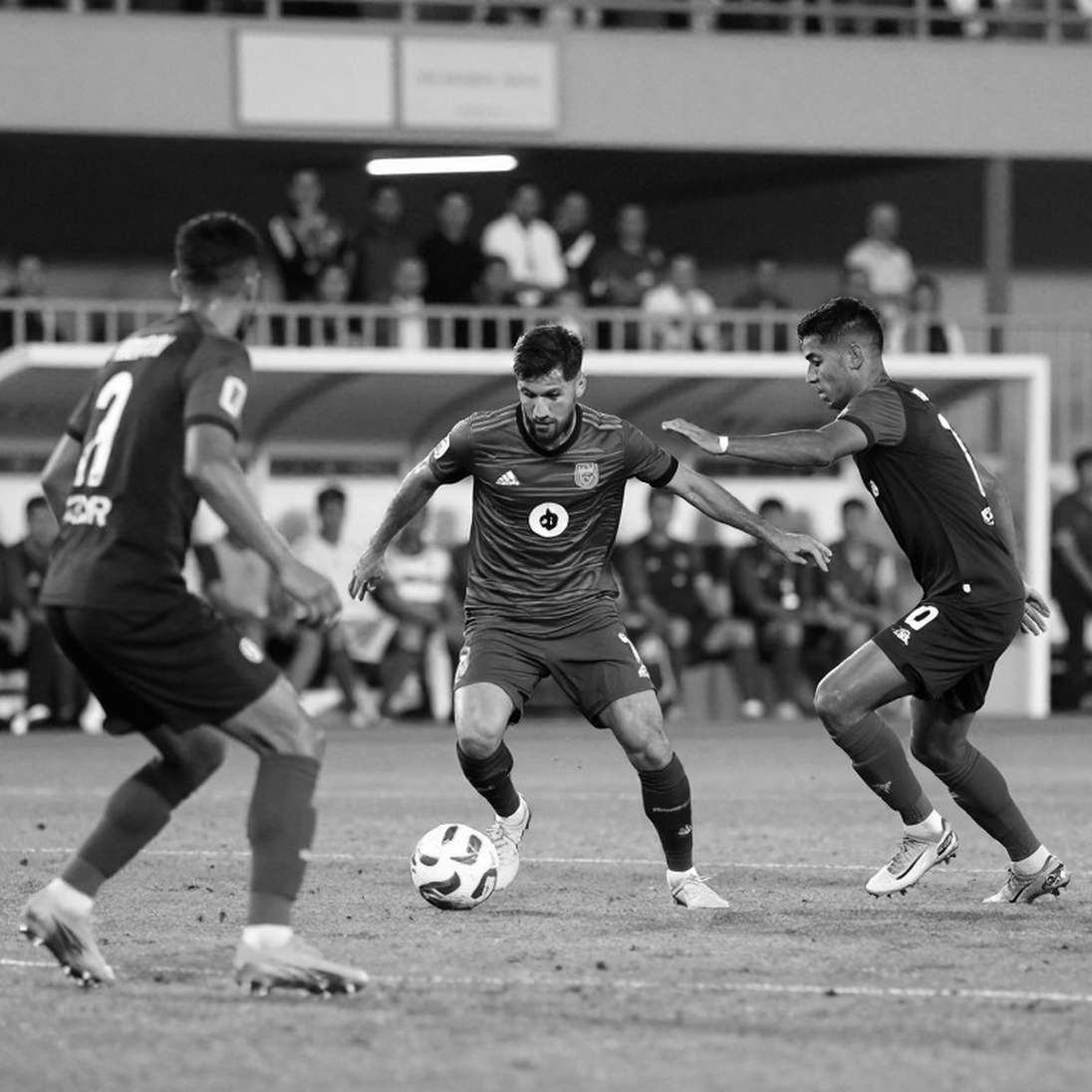 Thị trường chuyển nhượng nội binh V-League 2026: Giá trị thật chỉ hiện ra khi biết lắng nghe Thị trường chuyển nhượng nội binh V-League 2026: Giá trị thật chỉ hiện ra khi biết lắng nghe