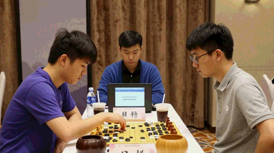 Elephant Gambit: 60 phút khai cuộc, một tiêu đề lệch và khoảng trống dữ liệu Elephant Gambit: 60 phút khai cuộc, một tiêu đề lệch và khoảng trống dữ liệu