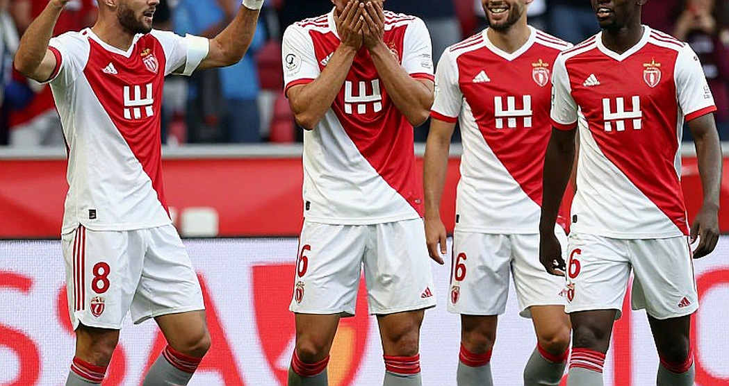 53 năm, một quả phạt đền và đôi tay của Roefs: Đêm Sunderland học lại cách tin vào chính mình