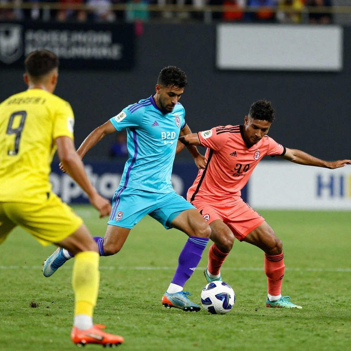 Khoảng lặng của V.League: bóng đá Việt Nam thiếu dữ liệu để kể câu chuyện của chính mình