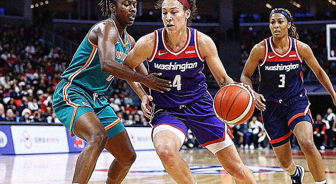12 Gã Khổng Lồ Không Rời Đỉnh Cao: Một Lần Nữa Đứng Số 1 Bảng Xếp Hạng FIBA