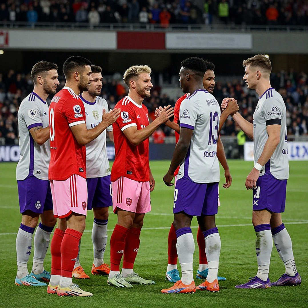 East Java Derby at Kanjuruhan: Seven Goals Against Nine Matches Without a Draw East Java Derby at Kanjuruhan: Seven Goals Against Nine Matches Without a Draw